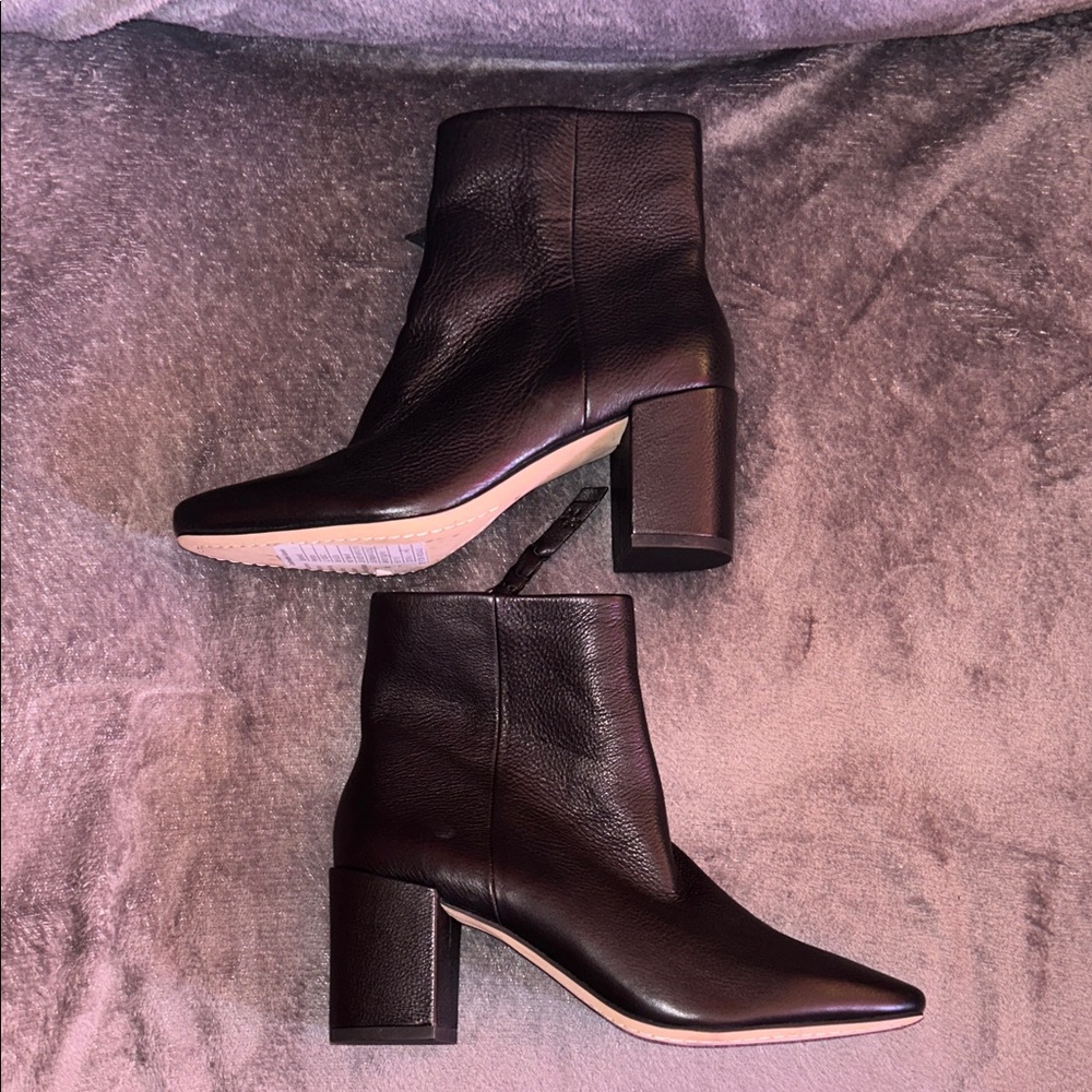 Chic Black Slendid Leather Heeled Boots - Picture 3 of 6